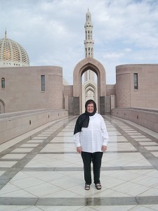 How to dress appropriately to visit the Sultan Qaboos Grand Mosque, Muscat